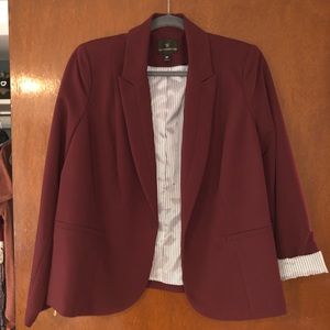 Beautiful NWOT Worthington 0X Maroon Blazer